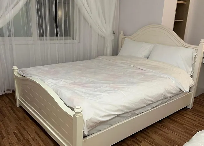J Honor Apartament *