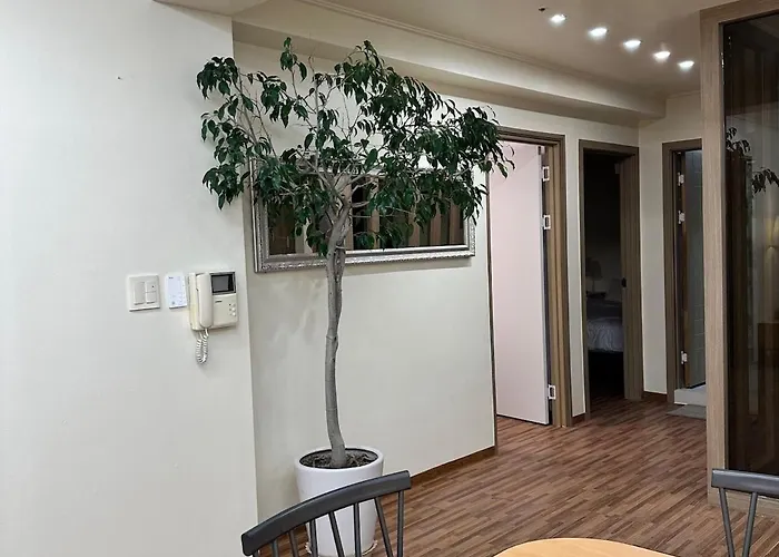 J Honor Apartament *