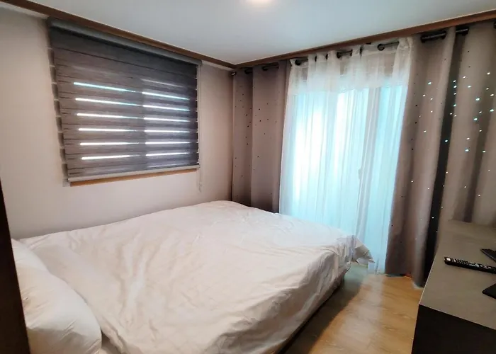 J Honor Apartament