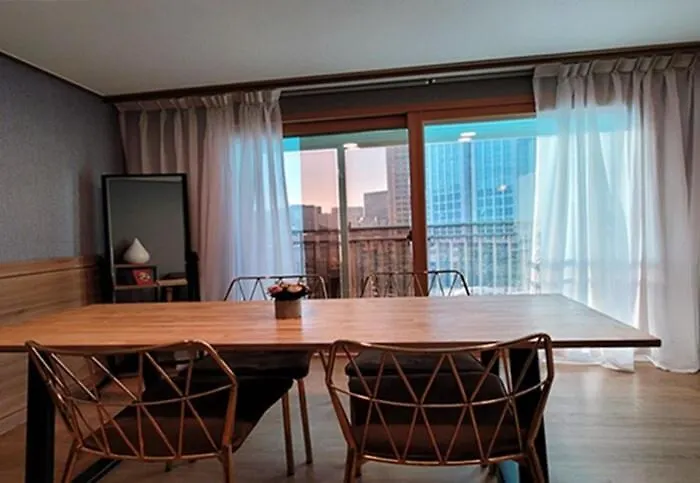 J Honor Apartament