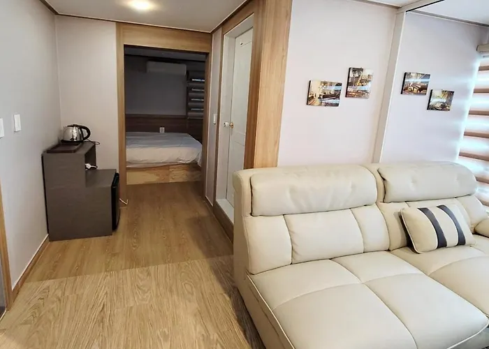 J Honor Apartament *